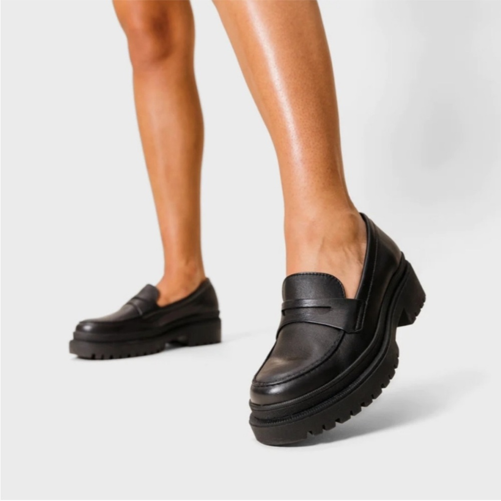 Portland Leather Patina Zoe Chunky Loafer in Black, size 8.5